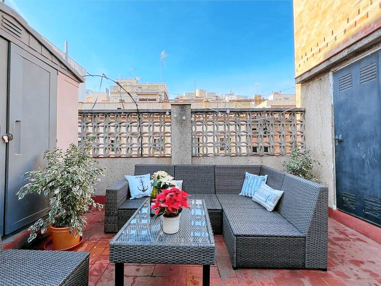 Barcelona Beach Home — photo 4