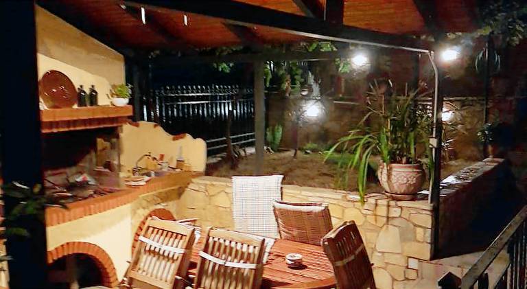 Fully equipped rental apartment with terrace, hot tub & barbeque | Suitable for remote work | Pet-friendly — photo 5