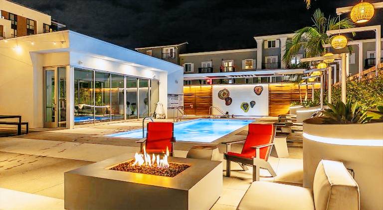 Fully equipped charming holiday apartment with pool, patio & hot tub | Good for workation | Pets are welcome — photo 2