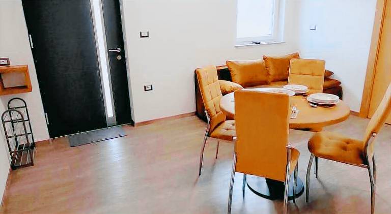 Rental apartment with yard & patio — photo 5