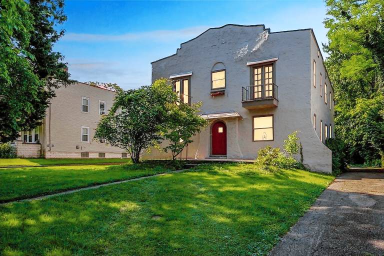 Apartment Arlington Heights