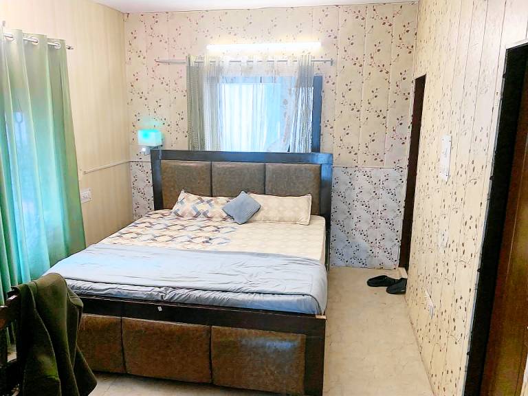 Ample villa with yard & grill | Pets allowed — photo 2