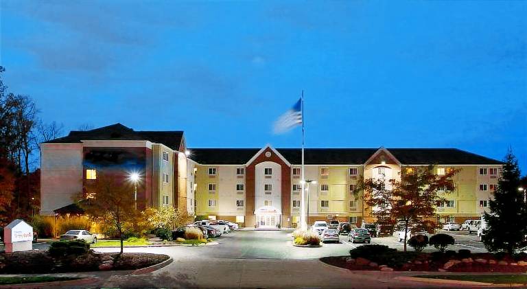 Sonesta Simply Suites Cleveland North Olmsted Airport — photo 5