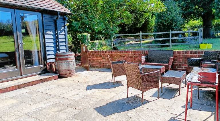 House with yard, terrace & barbeque — photo 4