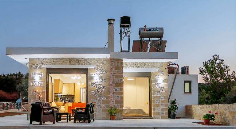 House with garden & patio — photo 4