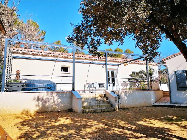 Maison de vacances Mornas