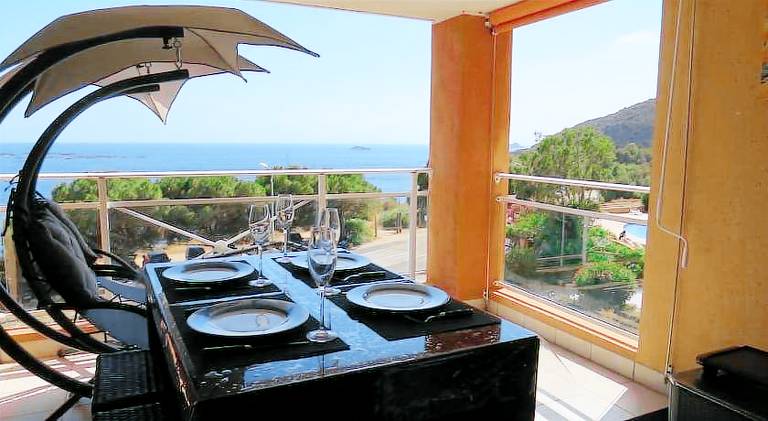 Apartment with hot tub & pool in Ajaccio