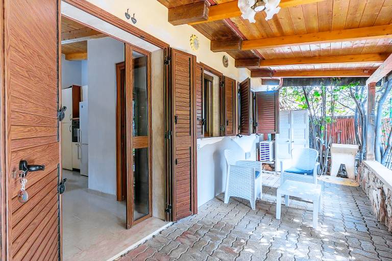 Apartment 'Pathos Retreat Rosmarino' with Shared Pool, Wi-Fi and Air Conditioning — photo 2