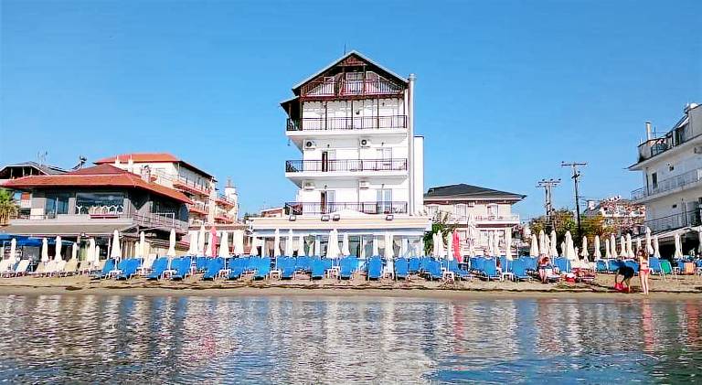 Serviced apartment with patio in Katerini