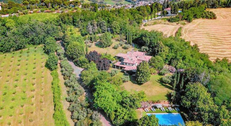 Villa with pool in Forlì