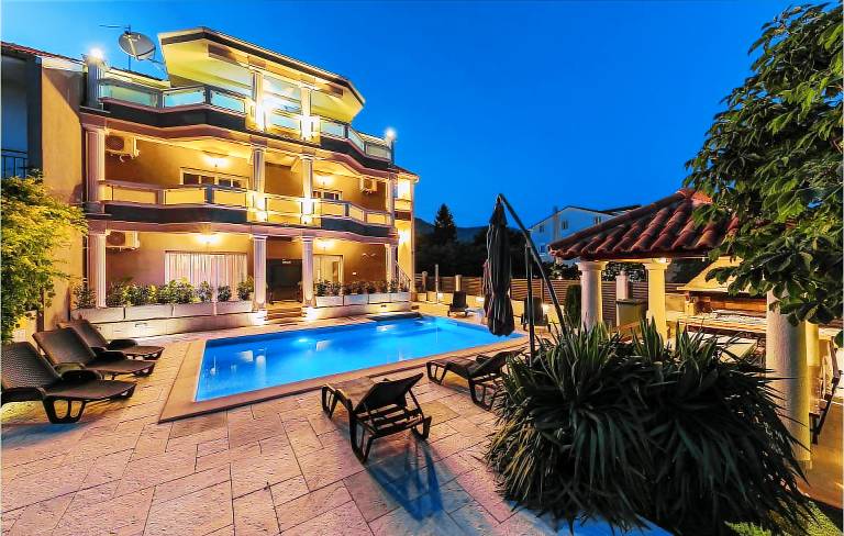 Apartman Kaštel Novi