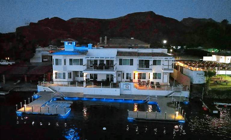 MEGA Dock House on the Strip — photo 2