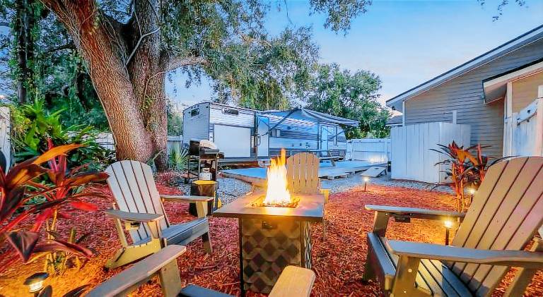 The Backyard Glampground - Camper Fire Pit & Games — photo 3