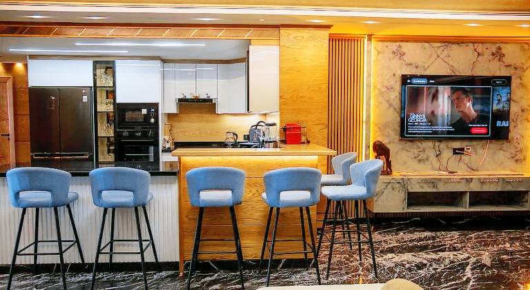Apartment with jacuzzi & pool — photo 3