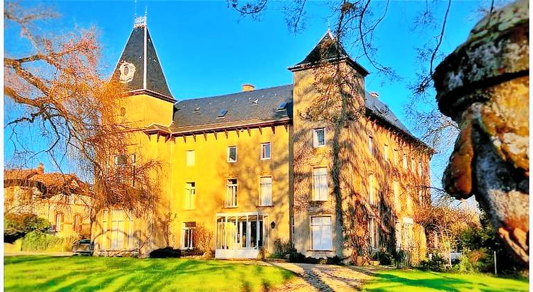 Chateau de Logne au coeur de la Moselle in Metz