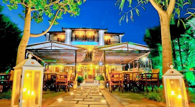 Pegasus Hotel & Coastal Cafe in South Pelion