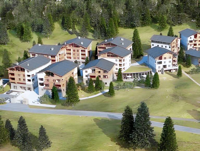 Apartment with barbecue, yard & terrace in Arosa