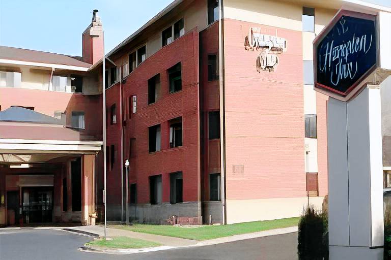 La Quinta Inn & Suites by Wyndham Minneapolis-Minnetonka in Minnetonka, MN
