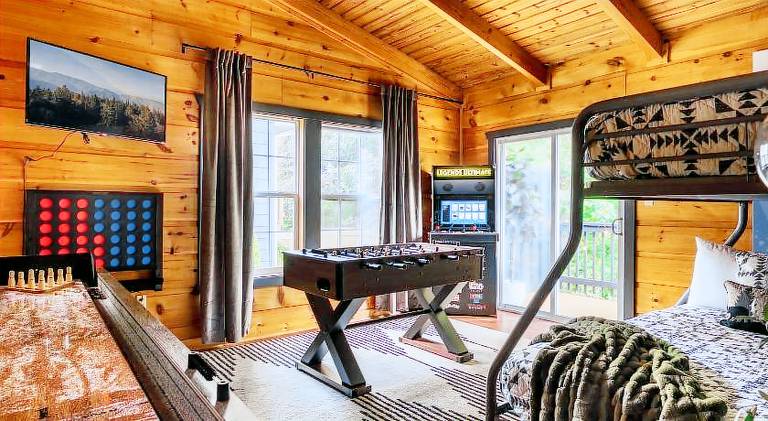 House with jacuzzi in Gatlinburg, TN