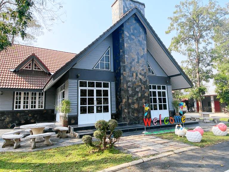 Pleasant house with pool | Pets allowed in Ayutthaya