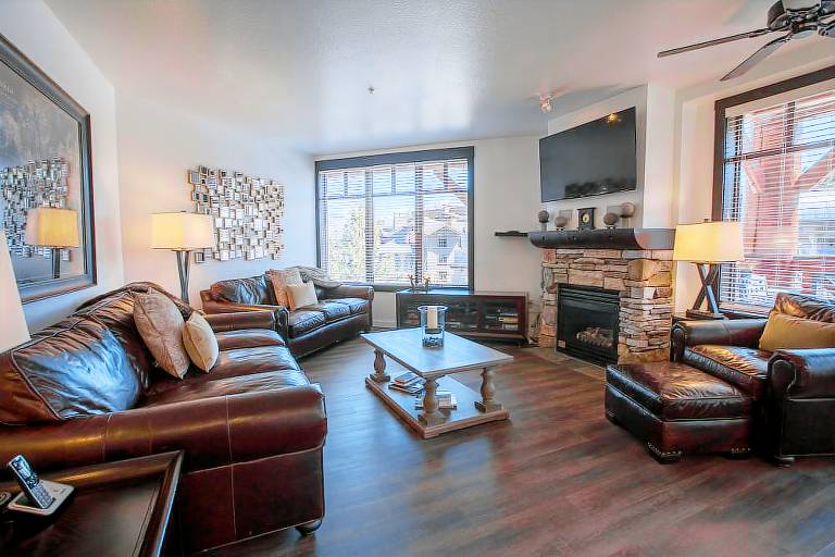 Condo  Mammoth Lakes