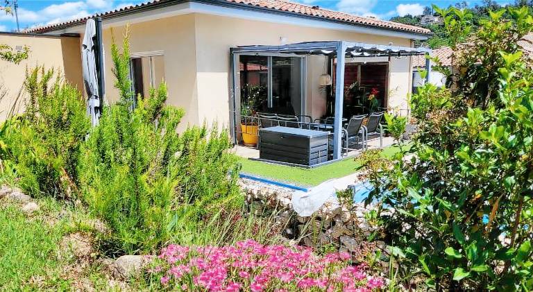 Villa with barbecue, private pool & patio | Good for workation — photo 4