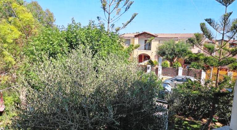 Vacation home with garden in Capoterra