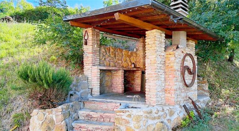 Villa with pool — photo 4