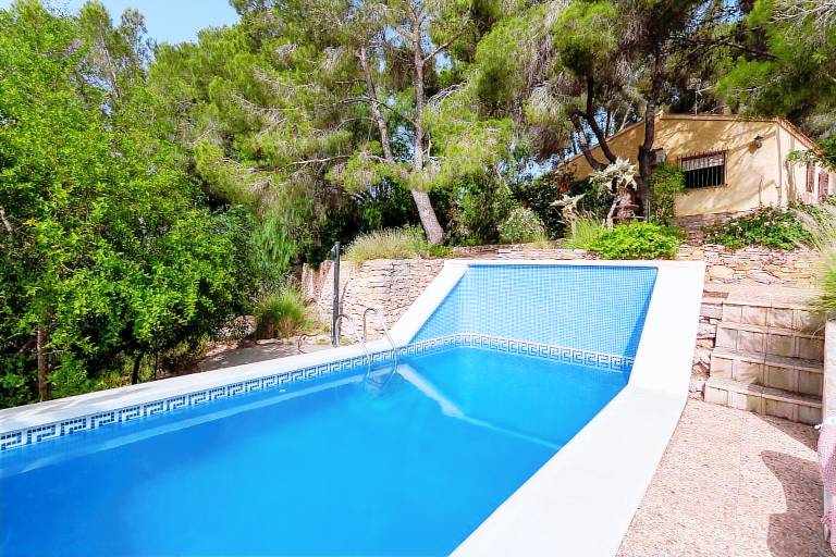 Villa 'Las Pedrizas' with Mountain Views, Private Pool and Wi-Fi in Almeria