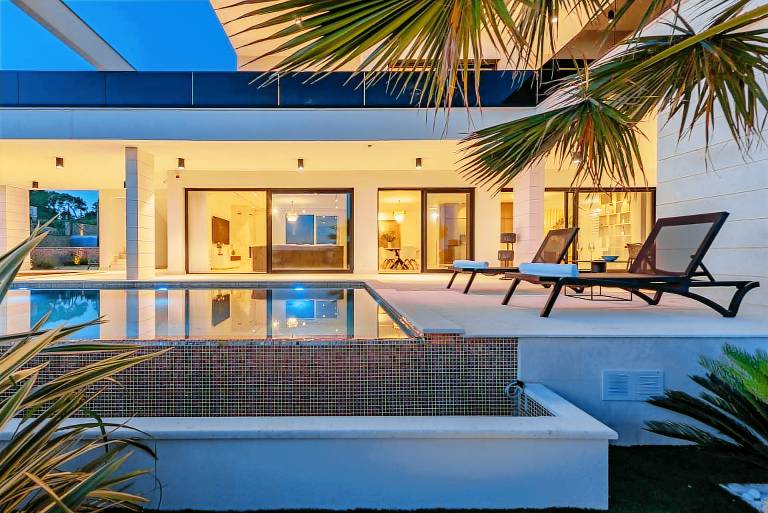 Spacious villa with jacuzzi, patio & sauna | Pet-friendly — photo 5