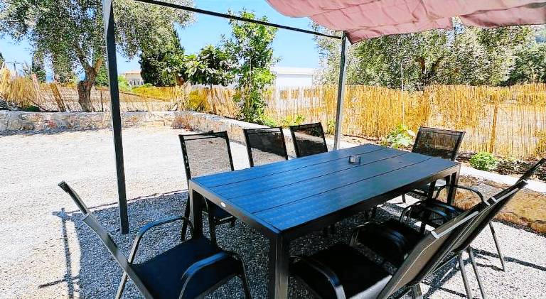 Holiday apartment with barbecue, yard & patio — photo 4