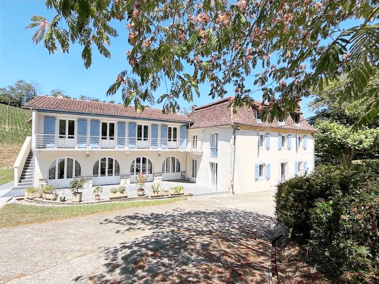 Fully equipped gite with garden, pool & patio | Pets allowed — photo 2