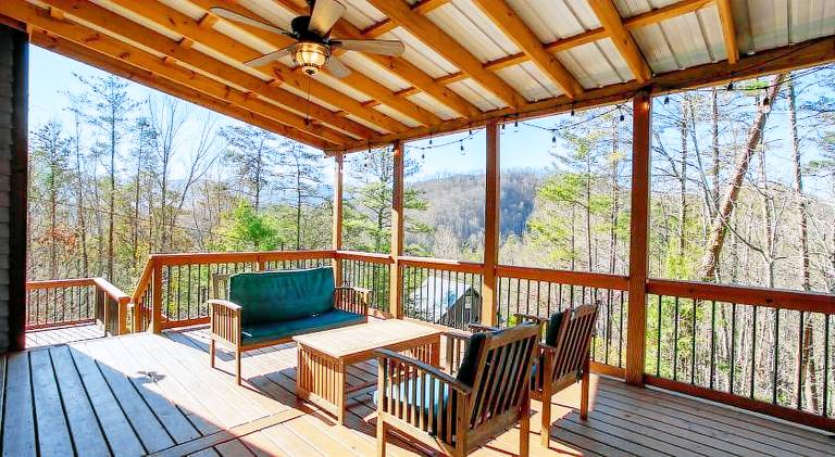 House with hot tub | Pet-friendly — photo 5