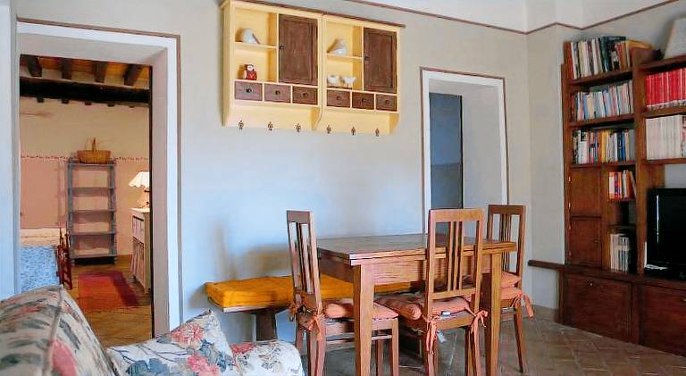 Holiday apartment with terrace, yard & BBQ — photo 5