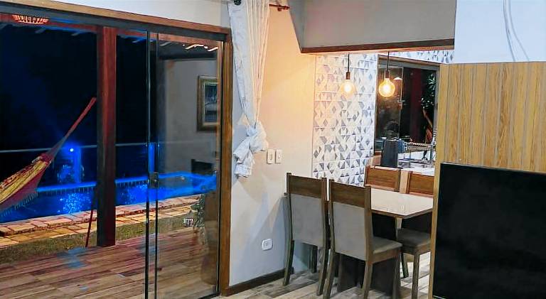 House with pool — photo 2