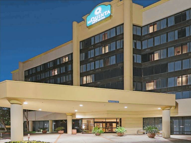 La Quinta Inn & Suites by Wyndham Buena Park in Norwalk, CA