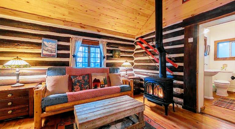 Pioneer Guest Cabins in Gunnison, CO