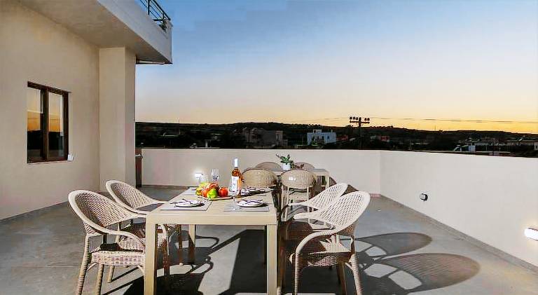Apartment with terrace — photo 3