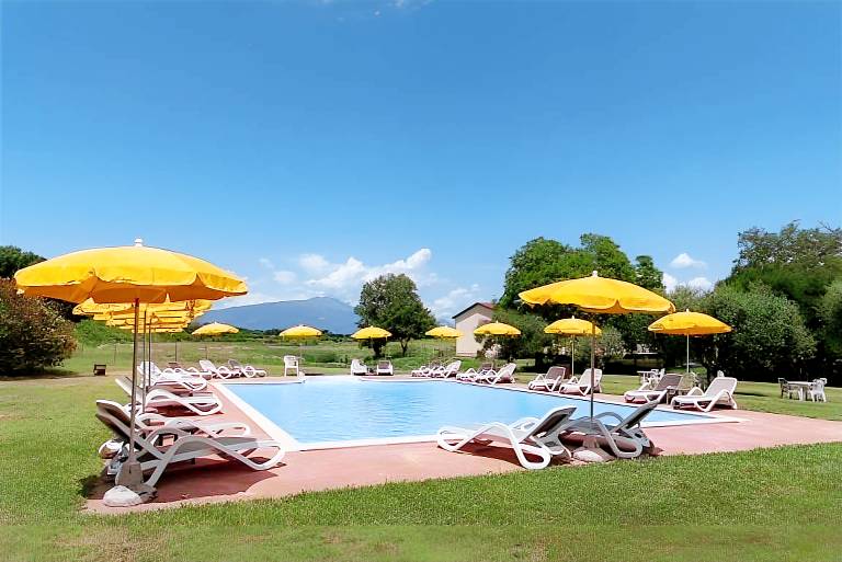 Family-friendly rental apartment with pool & yard | Mountain view | Good for workation | Pet-friendly — photo 4