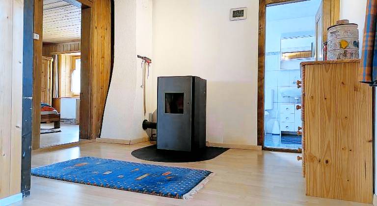 House | Pets allowed — photo 2