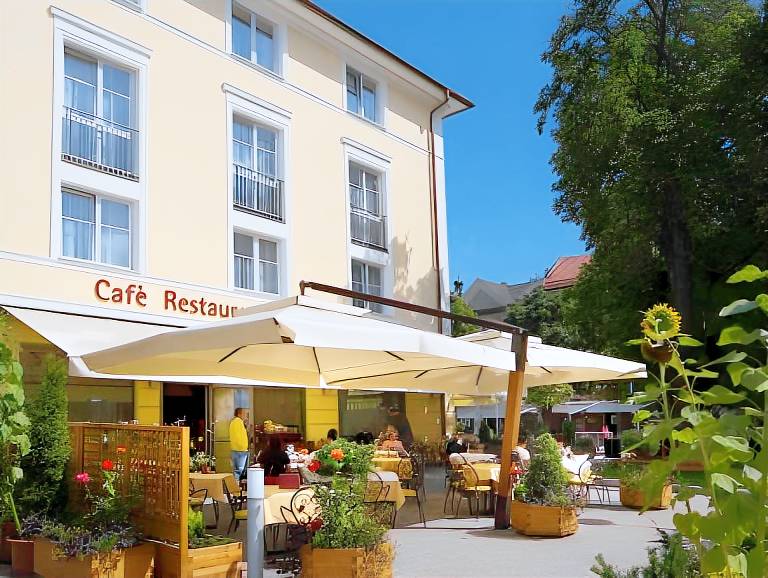 HOTEL POST alpine cityflair in Brunico