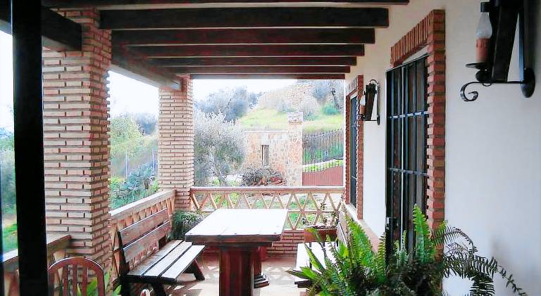 Fully equipped big villa with yard, private pool & barbeque | Pets allowed — photo 3