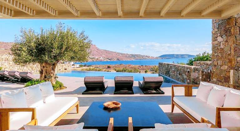 Fully equipped villa with terrace, private pool & jacuzzi | Next to the beach | Perfect for remote work | Pets are welcome — photo 4