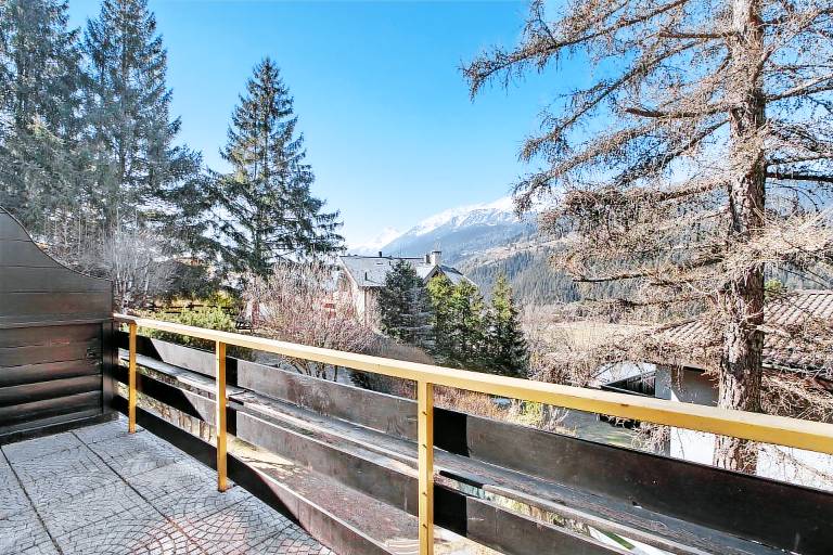 Vacation home with fast internet & yard | Garden view | Perfect for remote work — photo 2