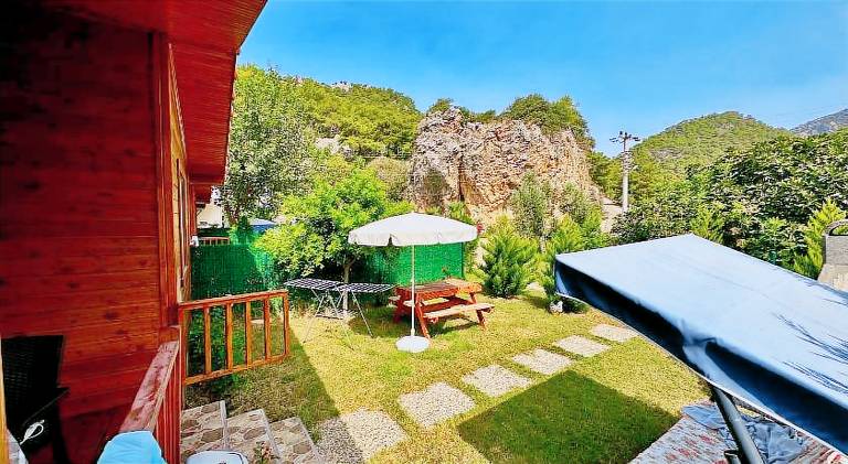 Hurmalik Sweet Homes - Family Bungalows - Large Garden Bungalow with Barbecue — photo 3