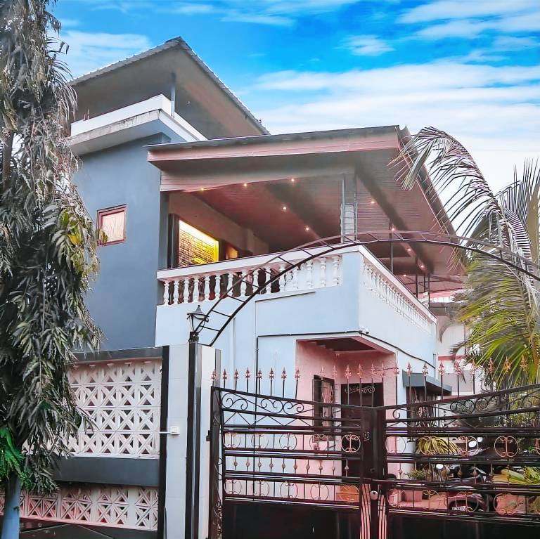 Villa with garden, BBQ & pool in Nashik