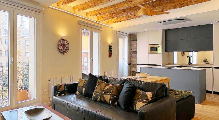 Nice rental apartment | Close to Cathedral-Basilica of Our Lady of the Pillar | Pets are welcome in Zaragoza