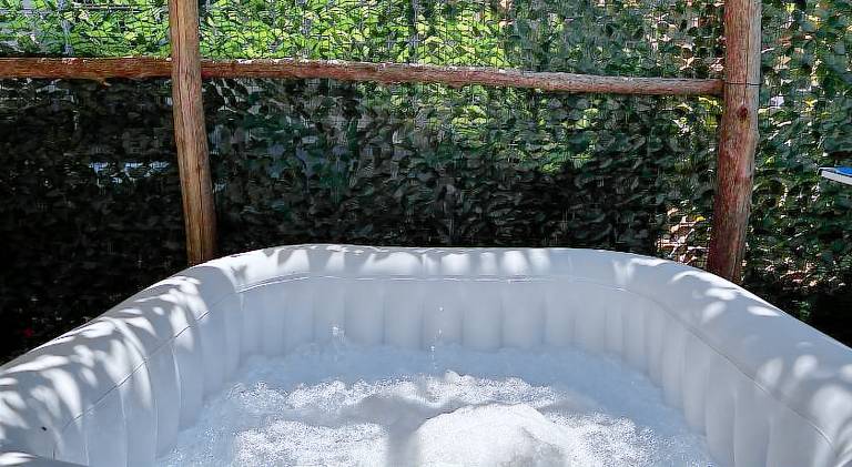 Wonderful lodge with garden, hot tub & barbeque | Pets are welcome — photo 5