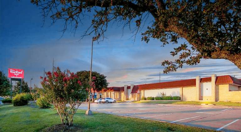 Red Roof Inn & Conference Center McKinney — photo 4