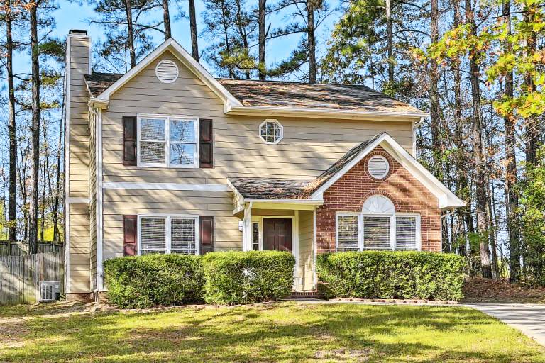 Raleigh Home Near Dining Shops